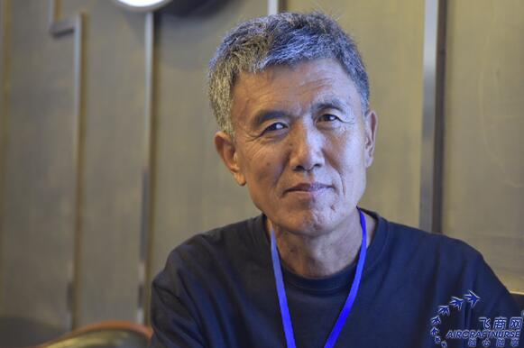 專訪董詩(shī)范：詩(shī)意人生，飛者典范